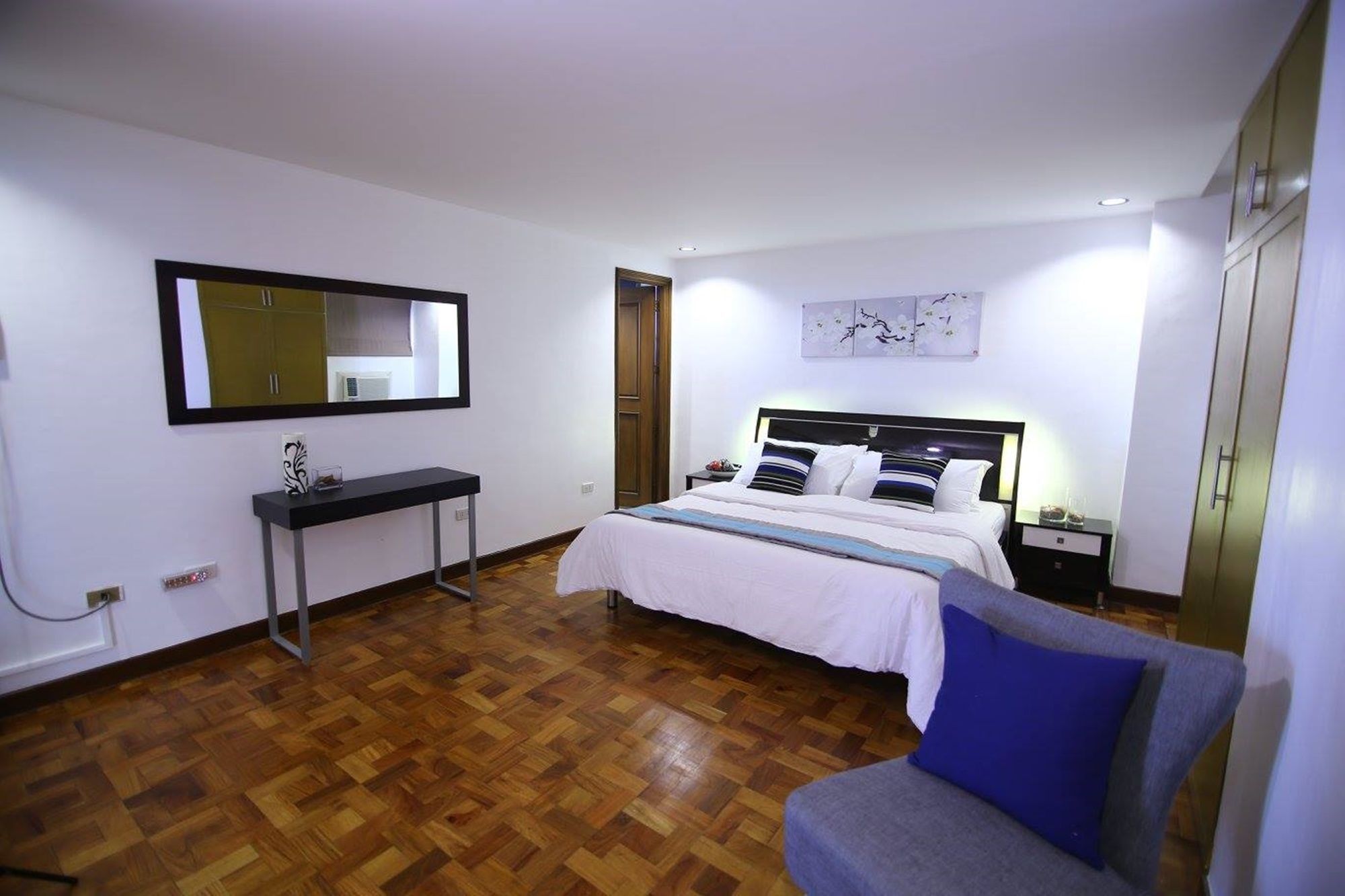 Reddoorz Plus @ Casino Street Makati Makati City Exteriör bild